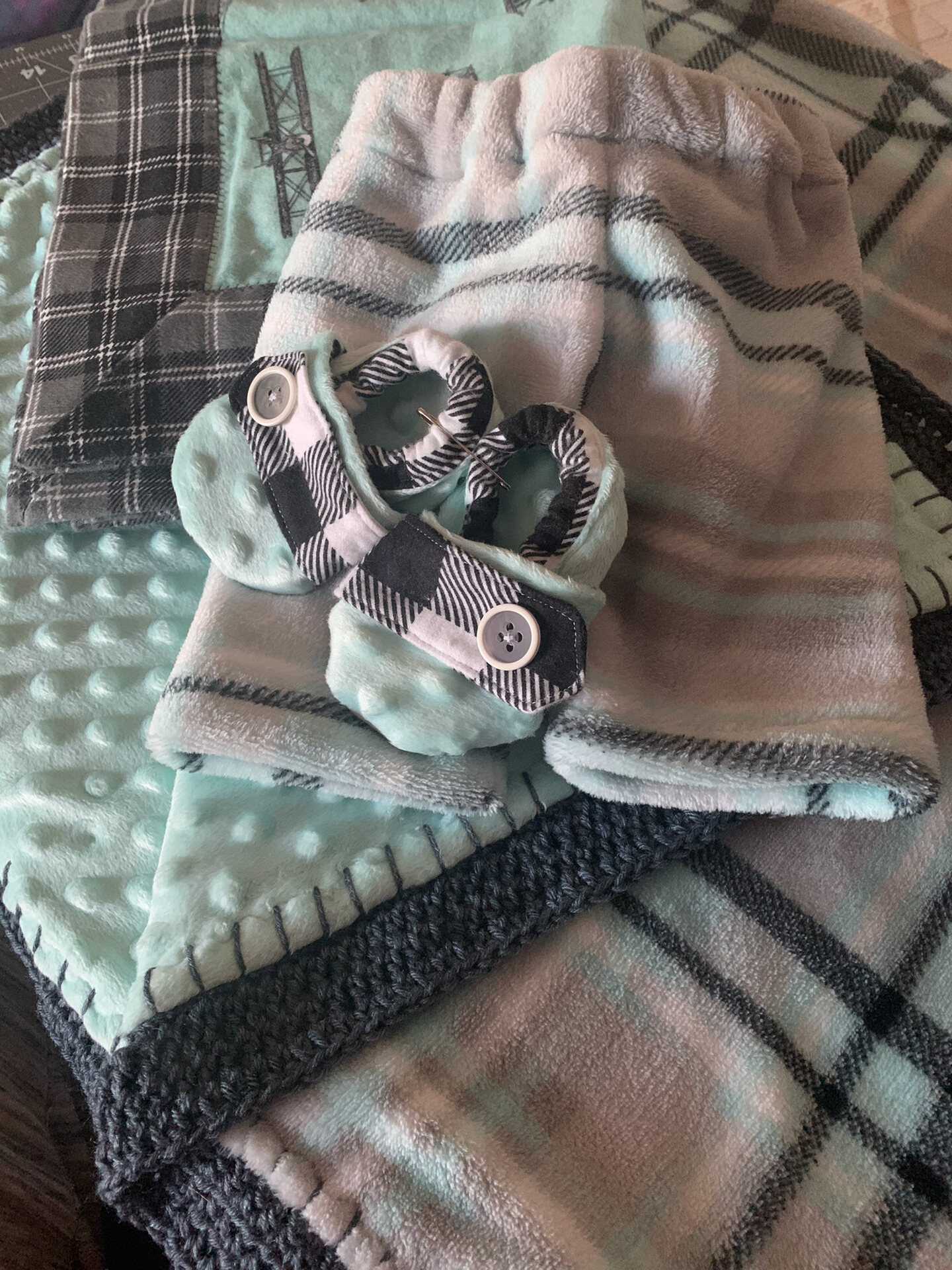 Self Binding Blanket+more